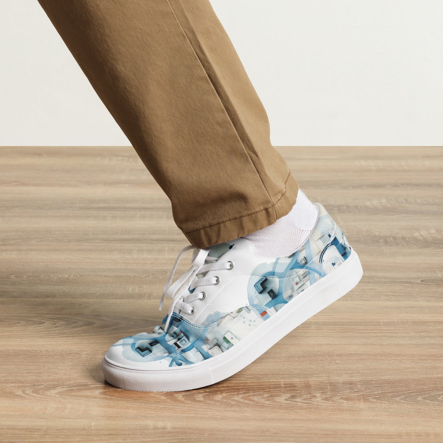 Men’s lace-up canvas shoes
