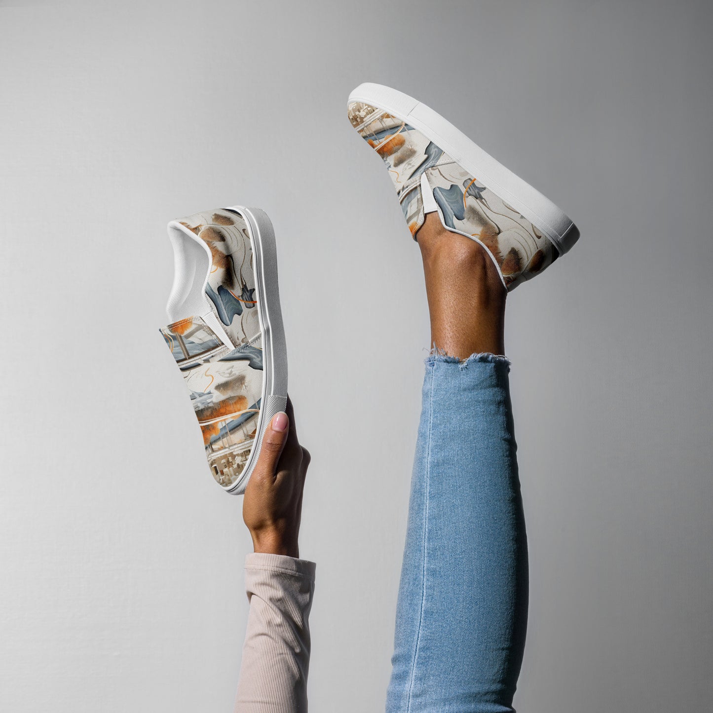 Women’s slip-on canvas shoes