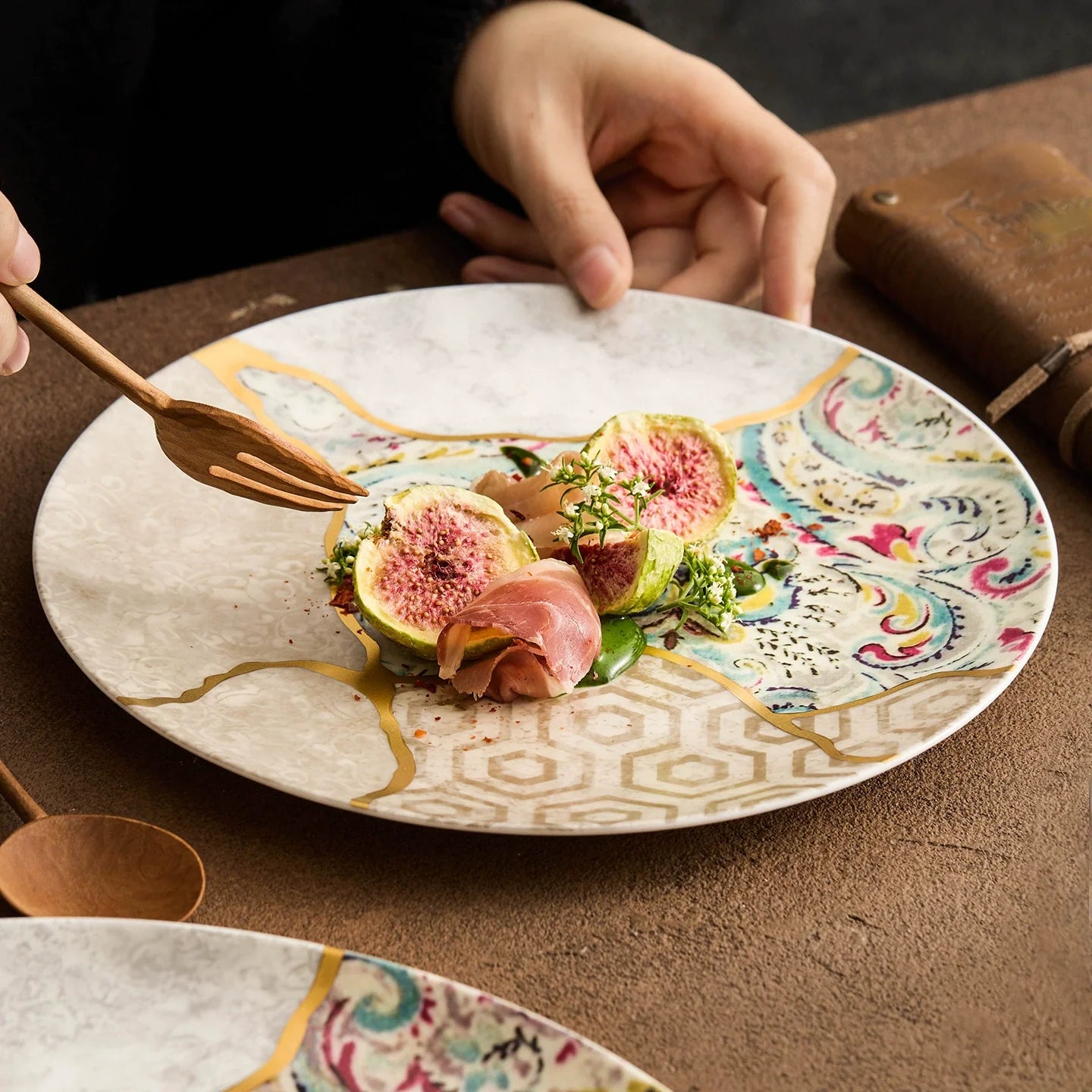 Silk Brocade Gold-Thread Shallow Plate Artisanal Porcelain Luxury Dinnerware