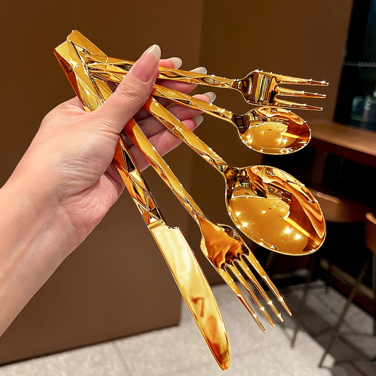 20/40pcs Luxurious Stainless Steel Dinnerware Set | Diamond-Cut Pattern, Elegant Tableware for Kitchen, Home, Weddings, Parties, Christmas, and Housewarming, Polished Mirror End, Dishwasher Safe