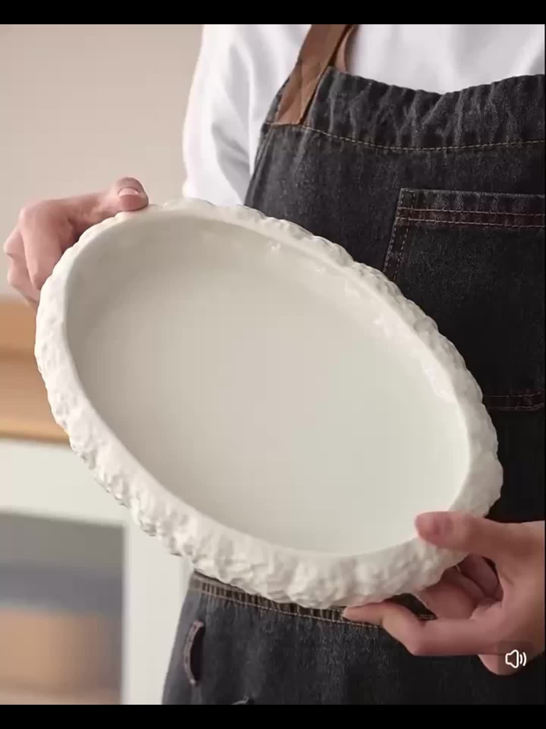 Large Oval Rock-Texture Ceramic Serving Plate – Elegant White Seafood Platter