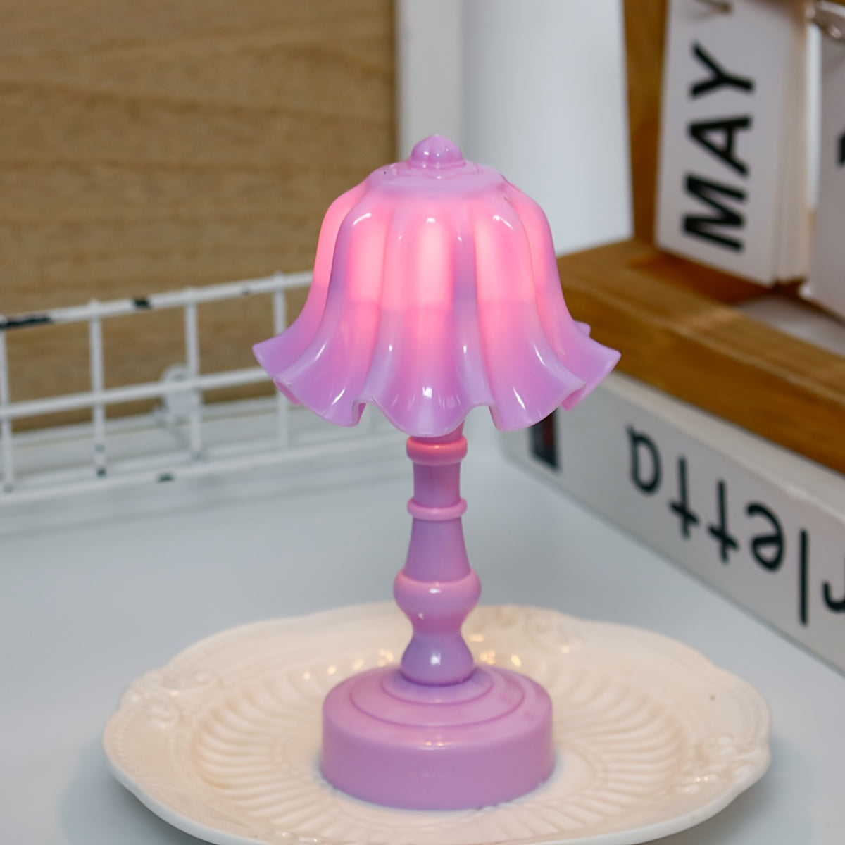 1pc Flower-Shaped Mini LED Table Lamps - Sleek Modern Design, Soft Warm Night Light, Durable Plastic Construction - Unique Home Decor for Bedroom, Desk, Cafe, Hotel, and Living Room, Ideal Gift for Friends and Family