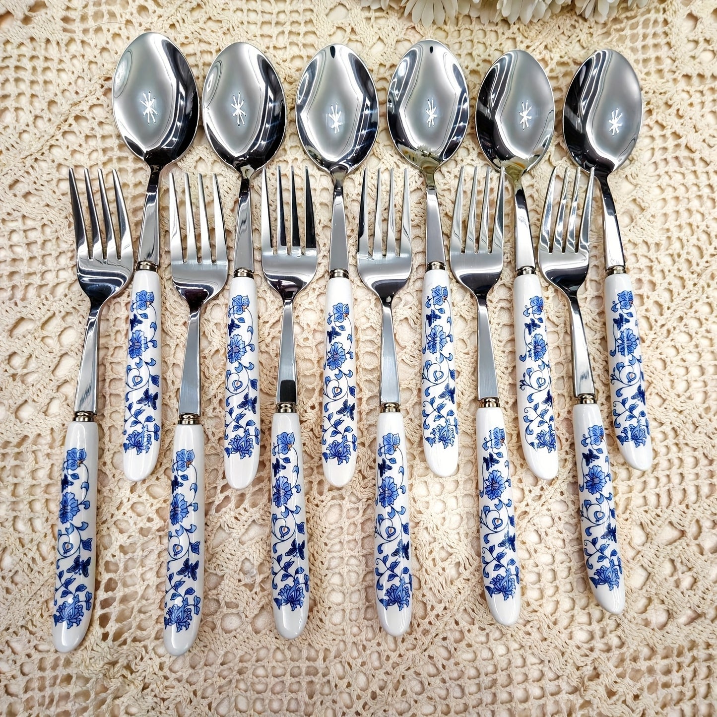 2/12pcs Blue And White Porcelain Handle Silverware Stainless Steel Tableware, Unique And Elegant Forks And Spoons, Beautiful Old-Fashioned Porcelain, Suitable for Restaurants, Kitchens, Daily Dining, Gatherings, And Holiday G