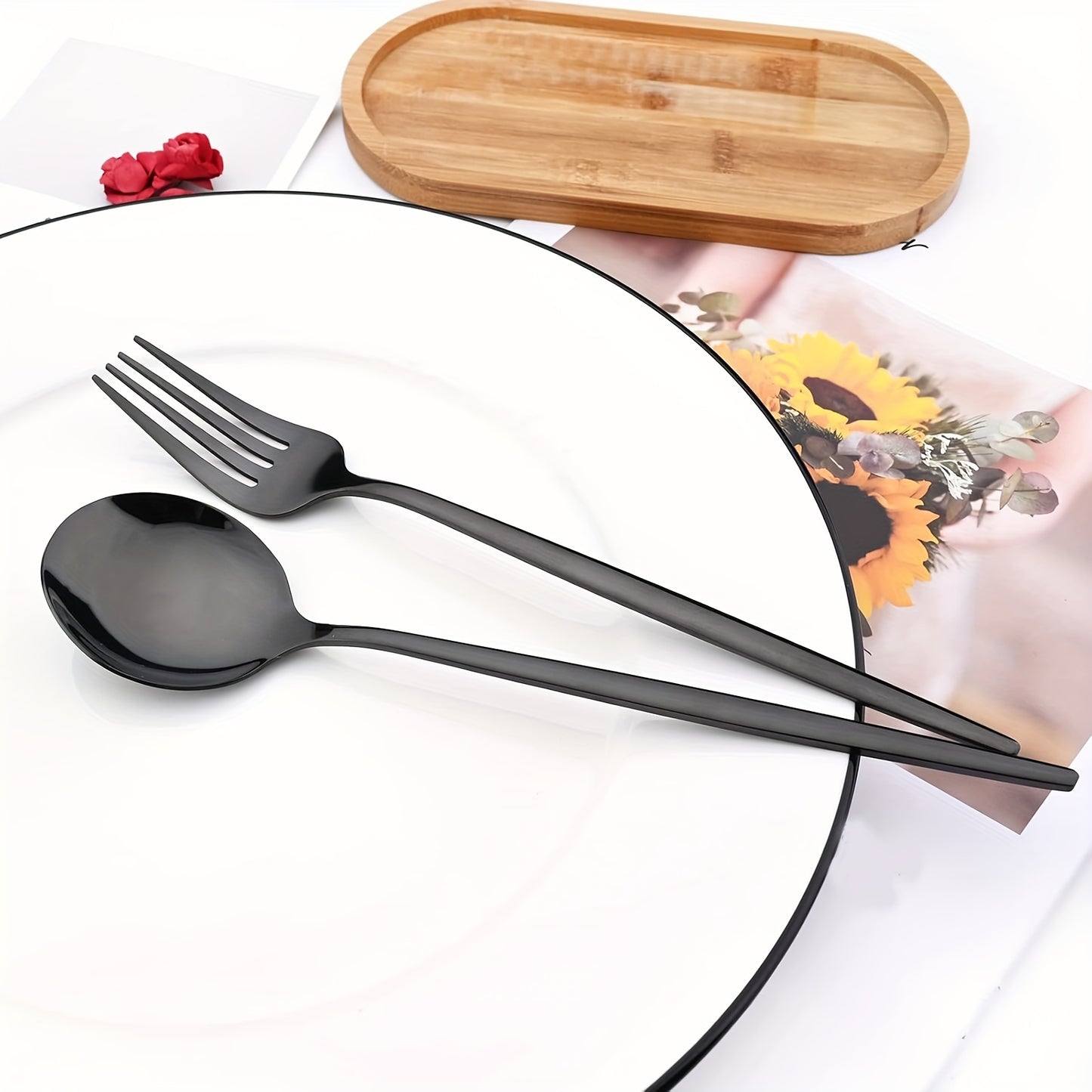 Mirror Polished Western Tableware Set 16pcs, Stainless Steel Tableware Set for 4 People, Including 4 Dinner Knives, 4 Dinner Forks, 4 Dinner Spoons, 4 Teaspoons, Suitable for Home Kitchen and Restaurant, Dishwasher Safe