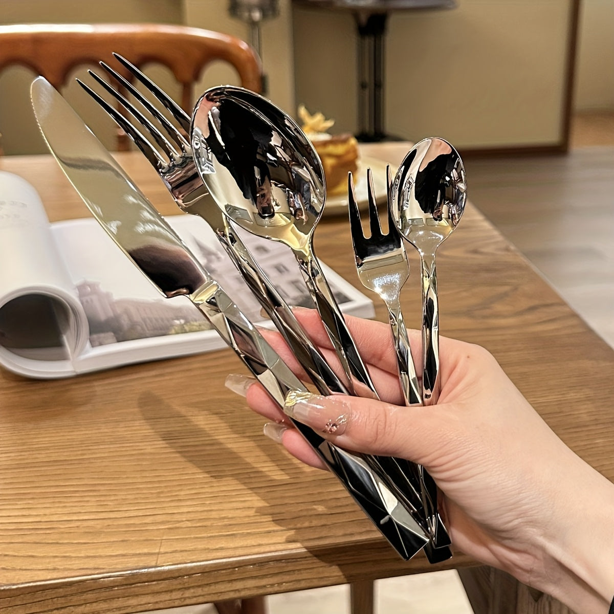 20/40pcs Luxurious Stainless Steel Dinnerware Set | Diamond-Cut Pattern, Elegant Tableware for Kitchen, Home, Weddings, Parties, Christmas, and Housewarming, Polished Mirror End, Dishwasher Safe