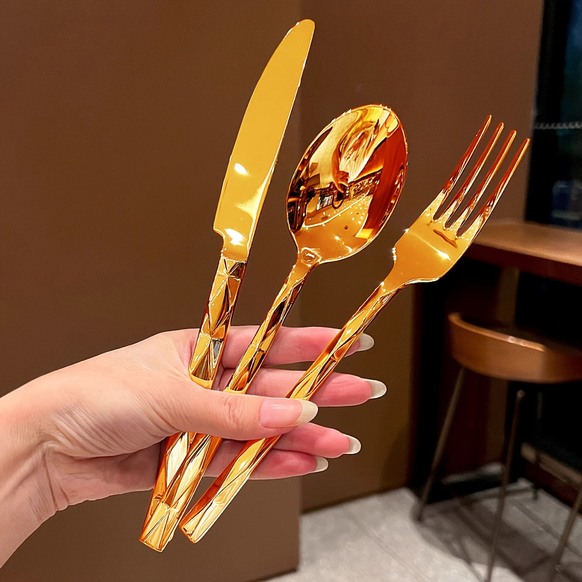 20/40pcs Luxurious Stainless Steel Dinnerware Set | Diamond-Cut Pattern, Elegant Tableware for Kitchen, Home, Weddings, Parties, Christmas, and Housewarming, Polished Mirror End, Dishwasher Safe