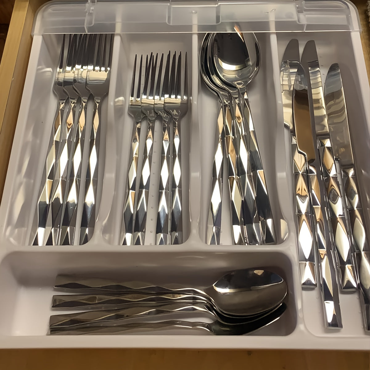 15pcs Silvery Stainless Steel Cutlery Set, Sheshu Mirror Polished Cutlery Set, Diamond Cut Pattern, Suitable for Kitchen, Home, Wedding, Party, Mirror Polished, Dishwasher Safe Christmas Cutlery Set, Kitchen Knives, Wedding B