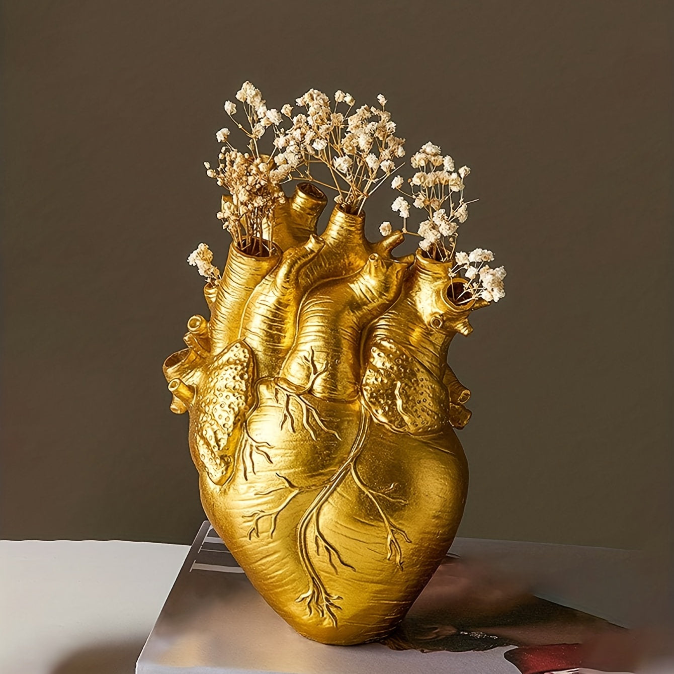 1pc Heart-shaped Resin Ornaments for Desktops and Living Rooms, Including Flower Vases and Dried Flower Arrangements