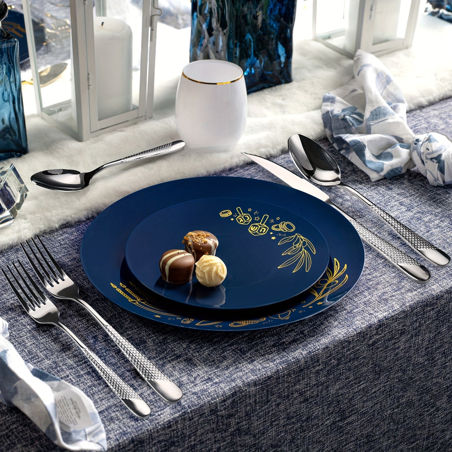 40pcs Modern Hammered Silverware Set for 8, Featuring Ultra-Sharp 2-In-1 Serrated Knife, Made of Stainless Steel, Mirror Polished, And Safe for Dishwasher Use