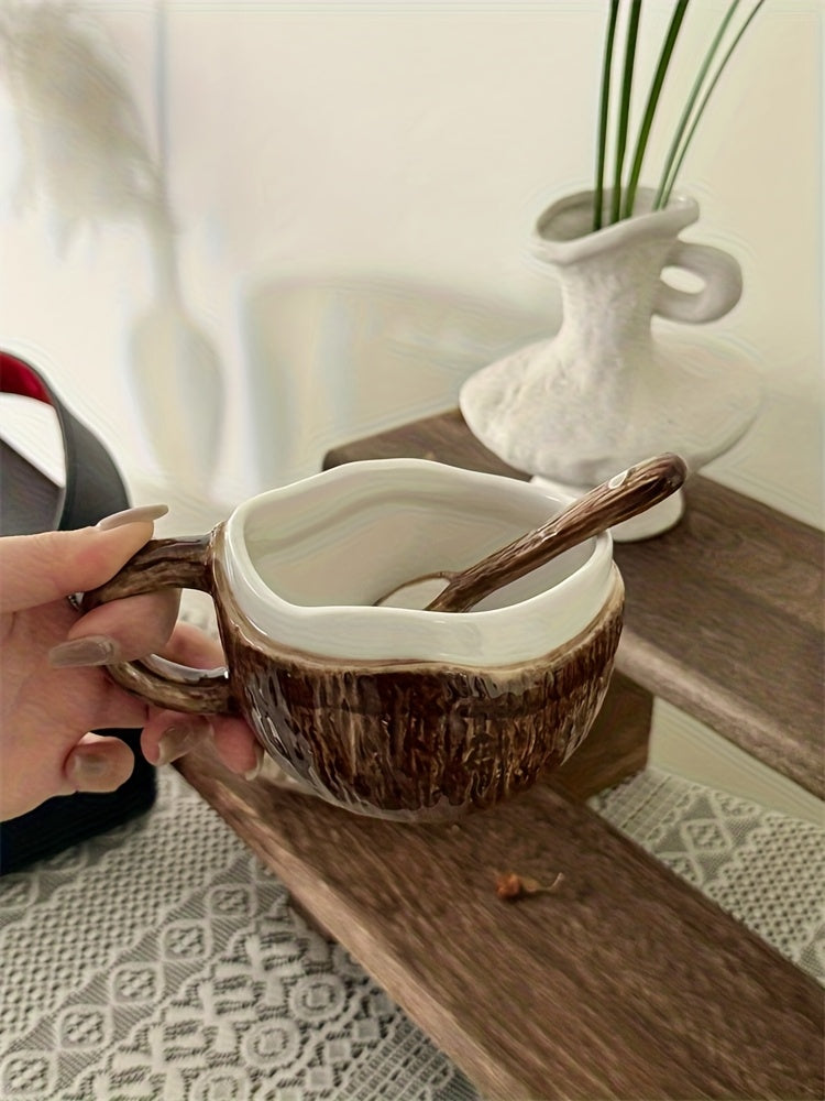 A Ceramic Coffee Mug Designed Like a Coconut Shell, Complete with a Spoon. This Novelty Tropical Mug Is Perfect for Afternoon Tea, Yogurt, And Fruit. It Is Safe for Both The Dishwasher And Microwave