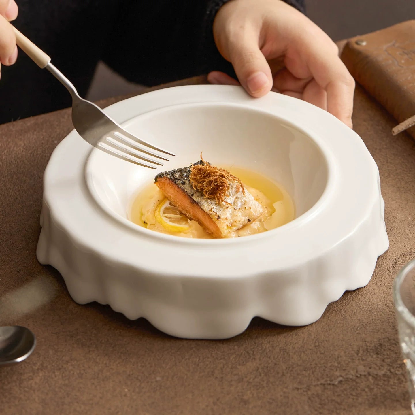 GOSEUNG Cloudform Moon White Porcelain Sculpted Plate Asymmetric Modern Dinnerware