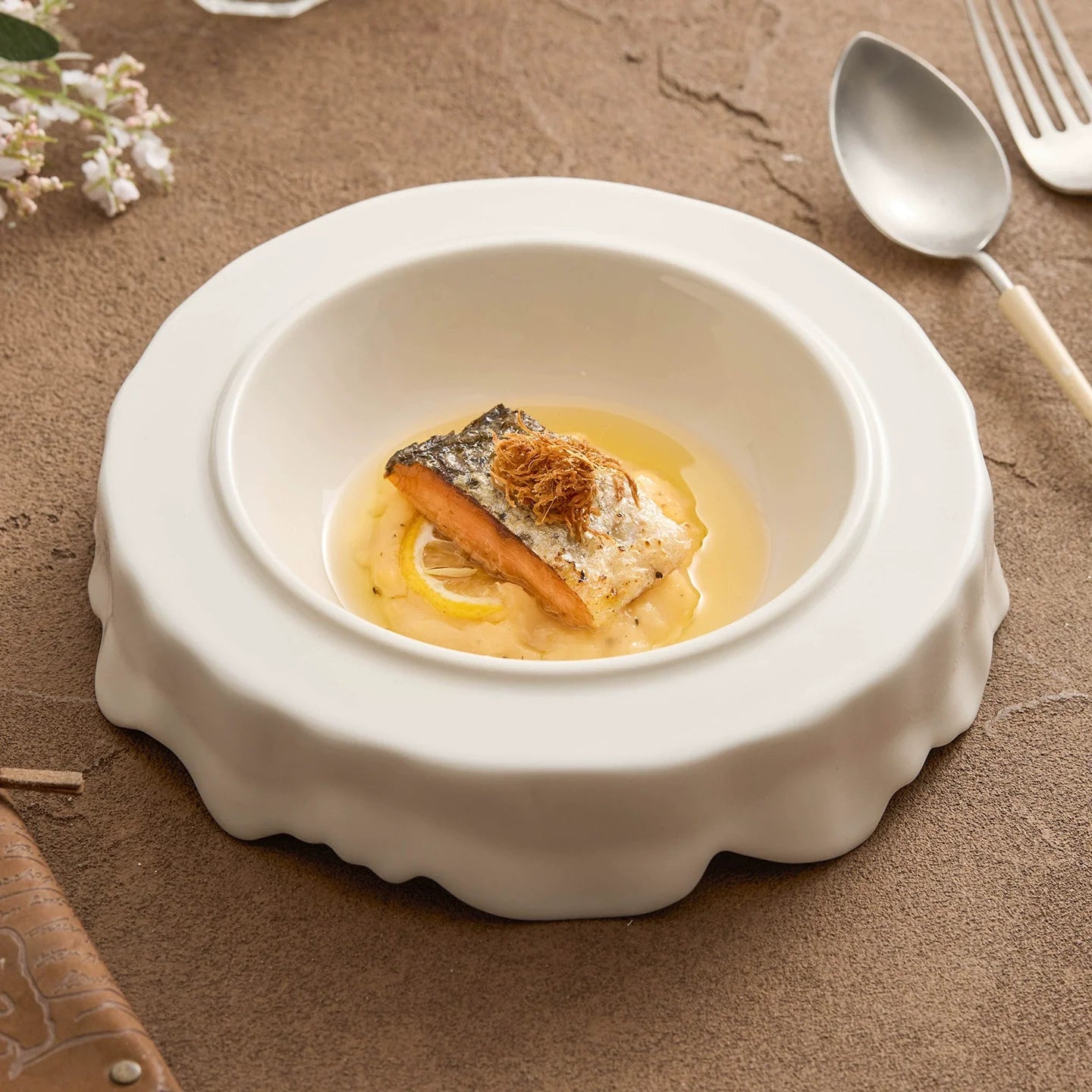 GOSEUNG Cloudform Moon White Porcelain Sculpted Plate Asymmetric Modern Dinnerware