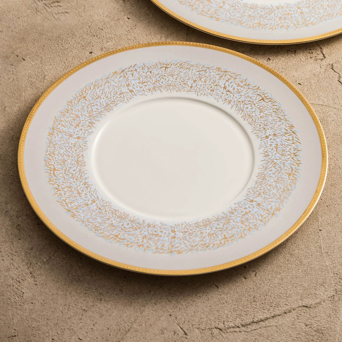 Sky Blue Luxury Gold-Edged Porcelain Plate Fine Dining Hand-Painted Dinnerware