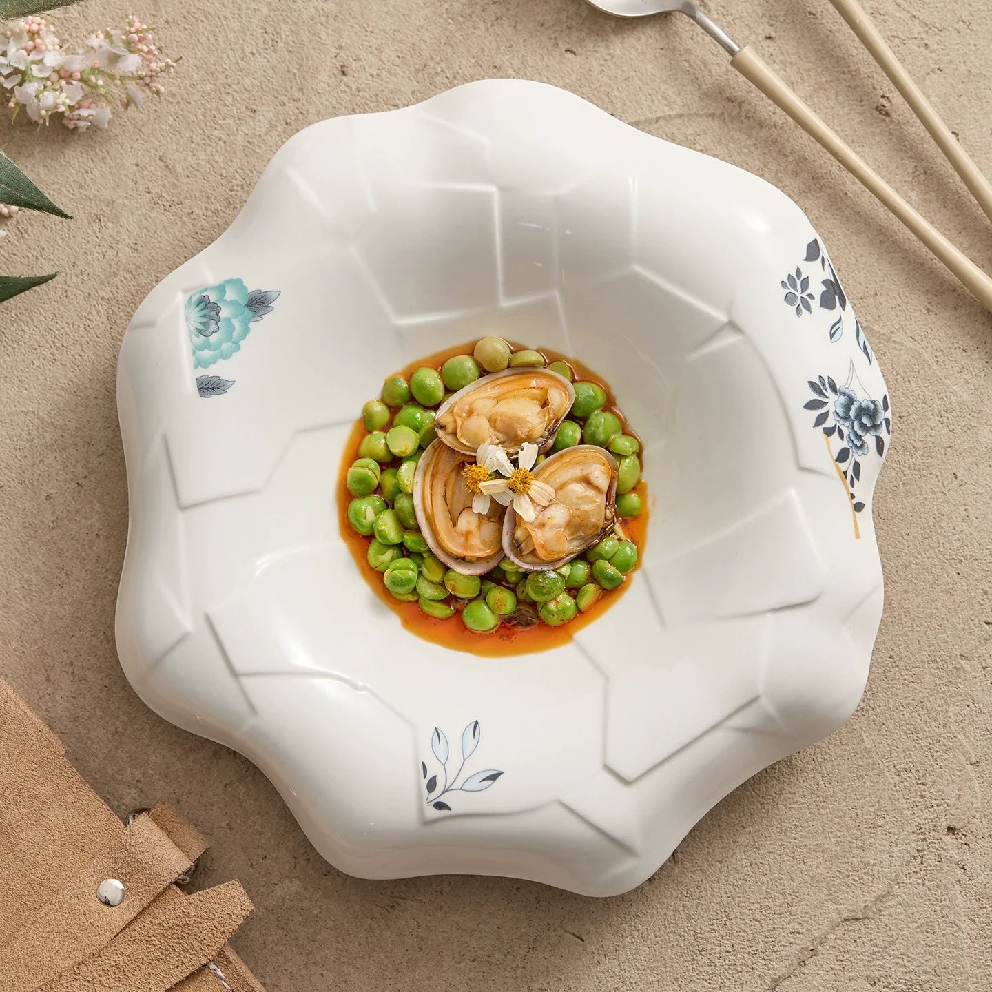 Goseung Bloomflow Porcelain Bowl - Handcrafted Cracked Texture Floral Rim Collection