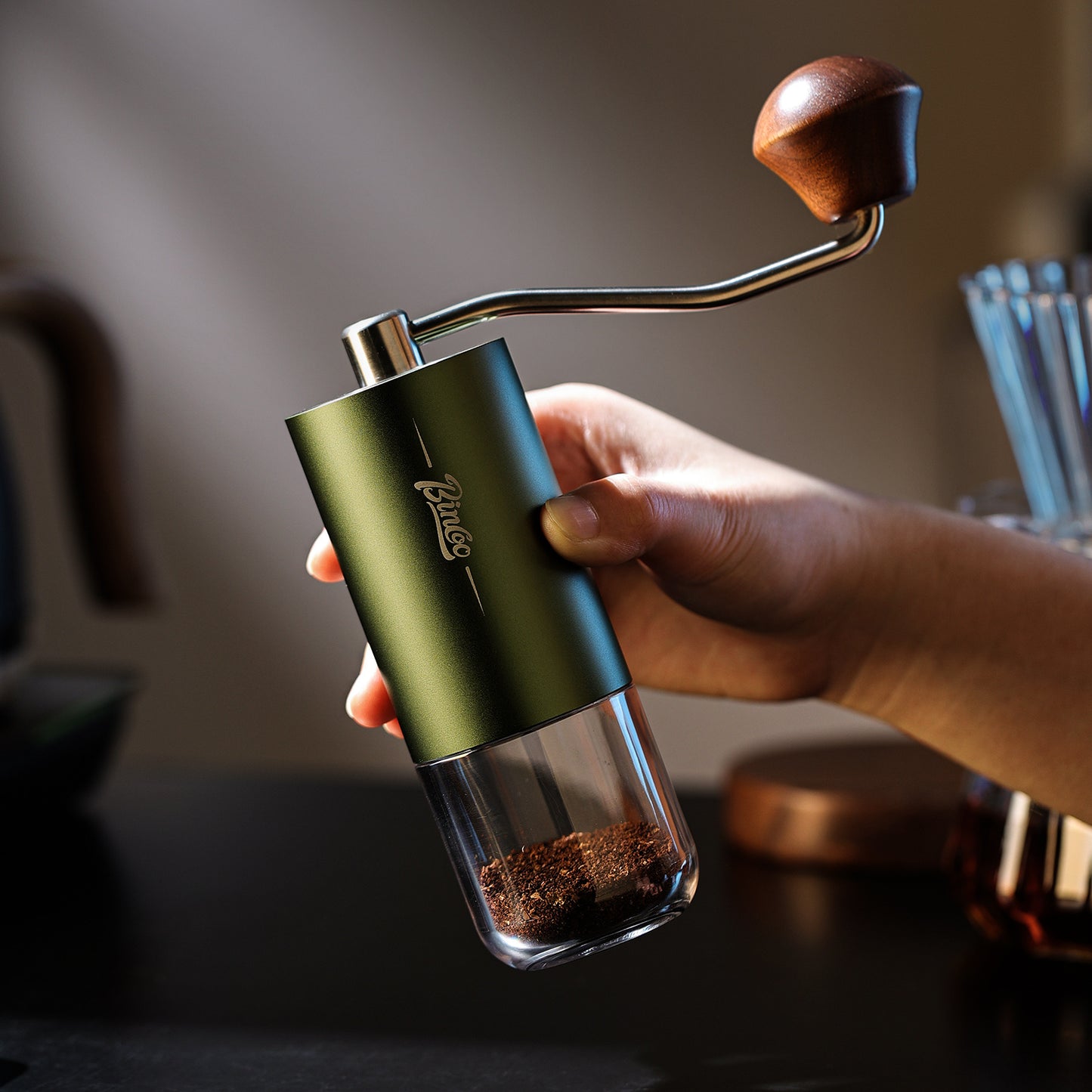 Bincoo Phantom Series Manual Coffee Grinder Featuring 6 Star Steel Burrs, a Portable Hand Crank Mill with Adjustable Grind Settings Suitable for Espresso, Pour Over, French Press, And Drip Coffee, Ideal for Home, Travel, Camp