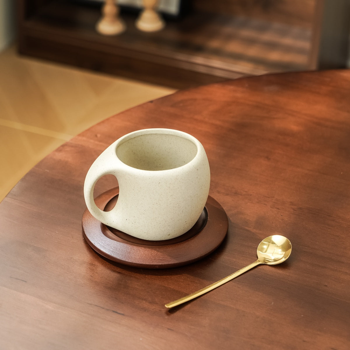 A Set of Ceramic Coffee Cups And Saucers for Home Use, Suitable for The Kitchen, Dining Room, And Living Room. Perfect As a Gift for Drinking Water, Tea, Cold Beverages, And Includes Insulated Mugs for Coffee, Milk, And Fruit
