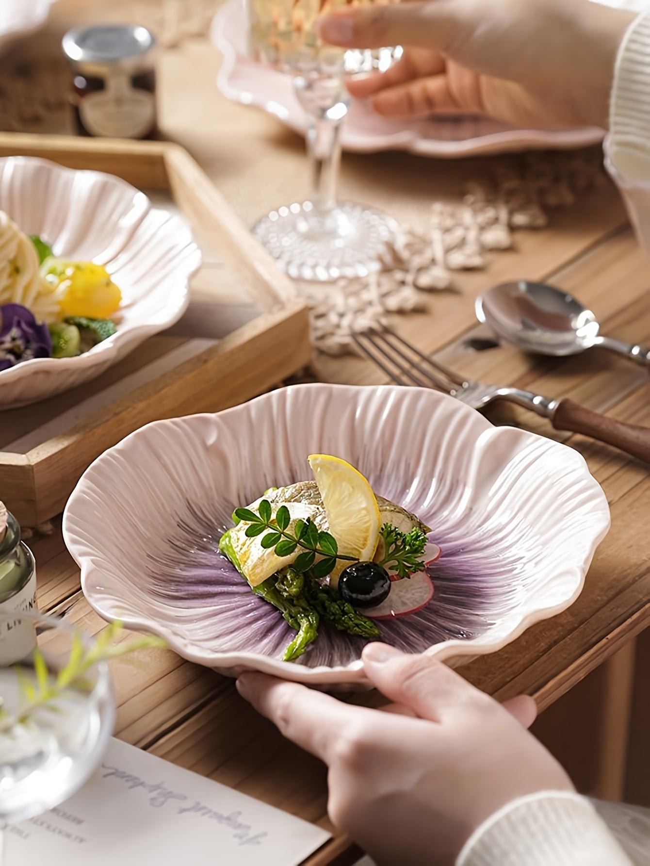 Purple Petal-Shaped Ceramic Tableware Set – Decorative Floral-Inspired Design