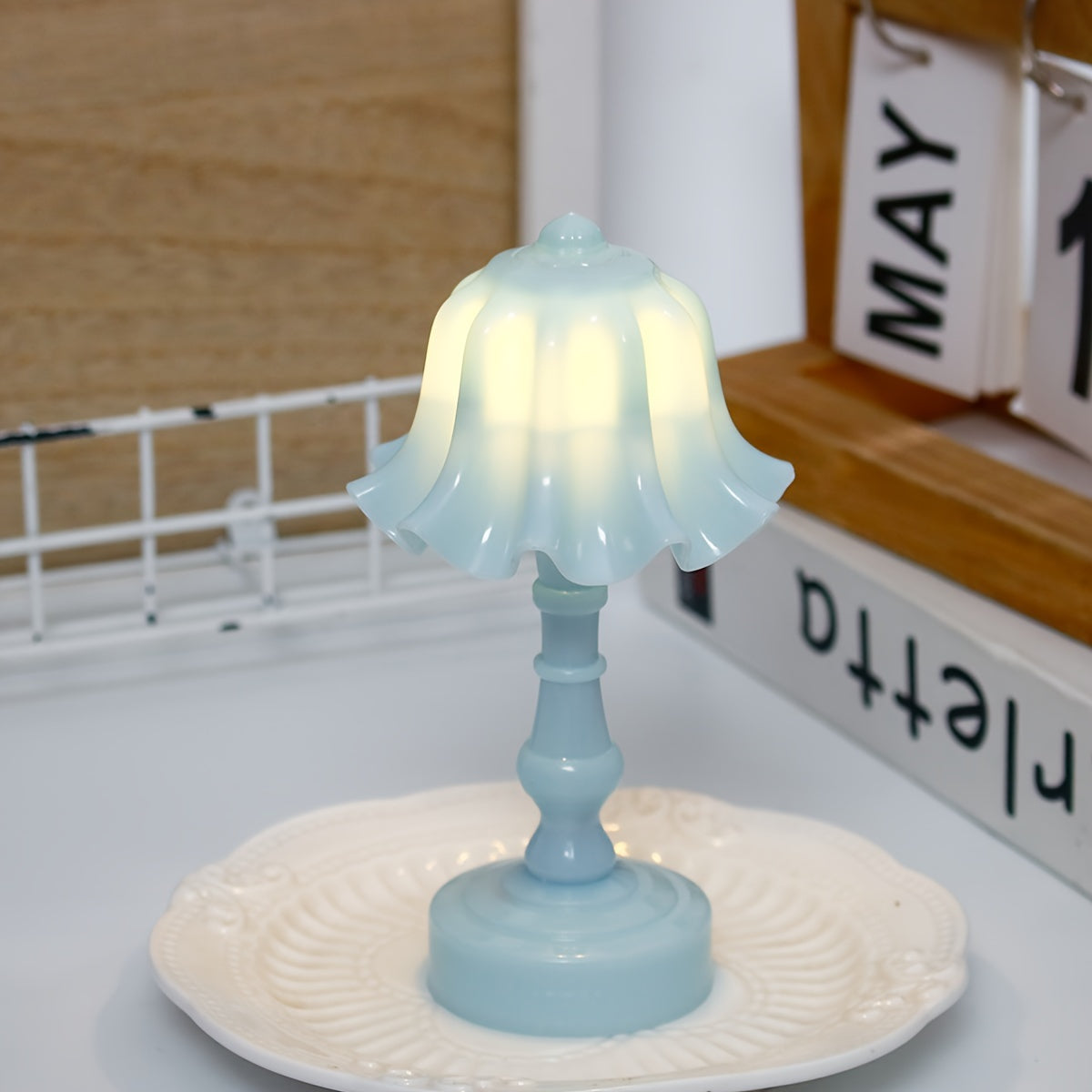 1pc Flower-Shaped Mini LED Table Lamps - Sleek Modern Design, Soft Warm Night Light, Durable Plastic Construction - Unique Home Decor for Bedroom, Desk, Cafe, Hotel, and Living Room, Ideal Gift for Friends and Family