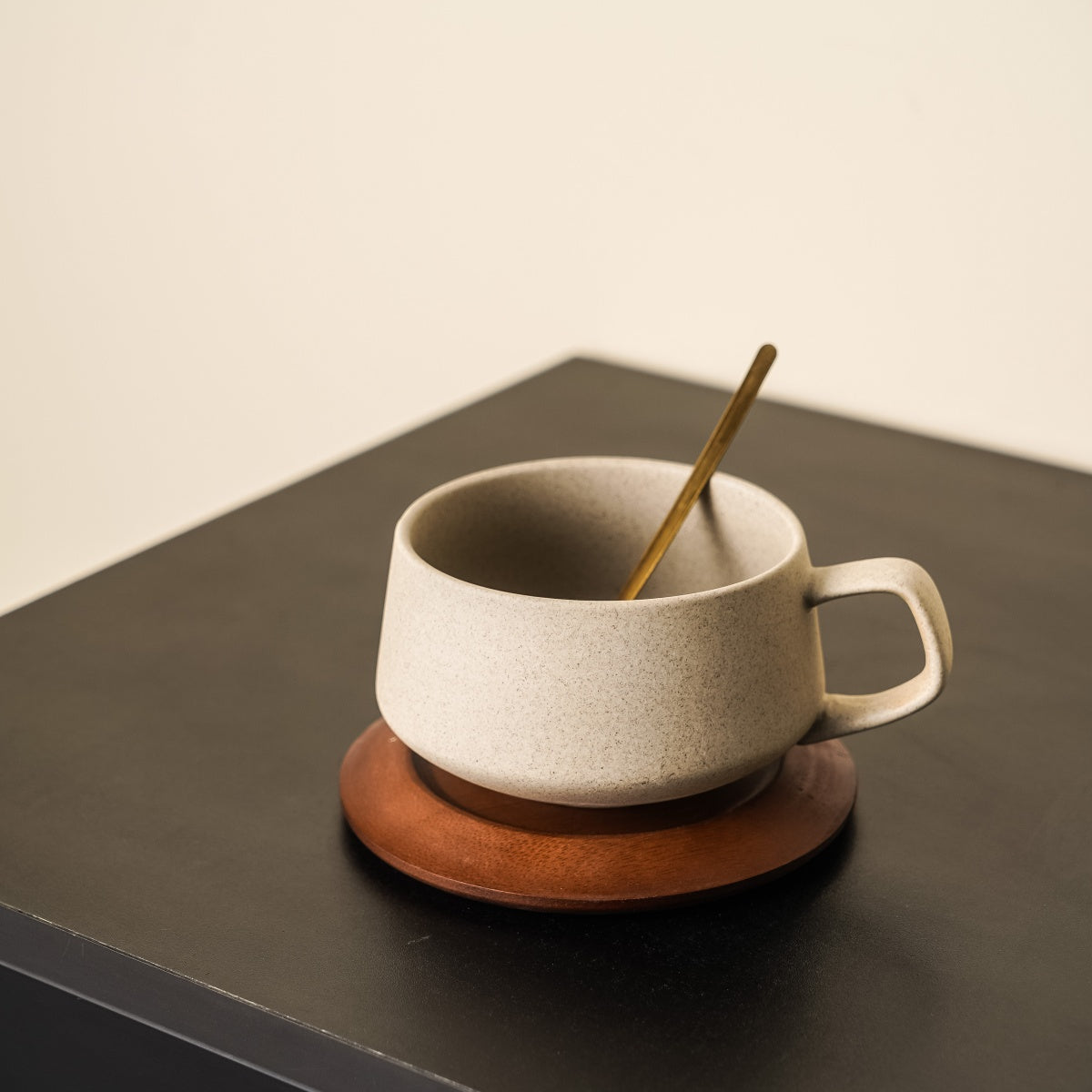 1 Set of Ceramic Coffee Cup And Saucer for Home Kitchen, Restaurant, Living Room, Gift, Drinking Cup, Tea Cup, Cold Drink Cup, Insulated And Cold-Resistant Mug, Coffee Cup And Saucer, Industrial Cup And Saucer, Suitable for T