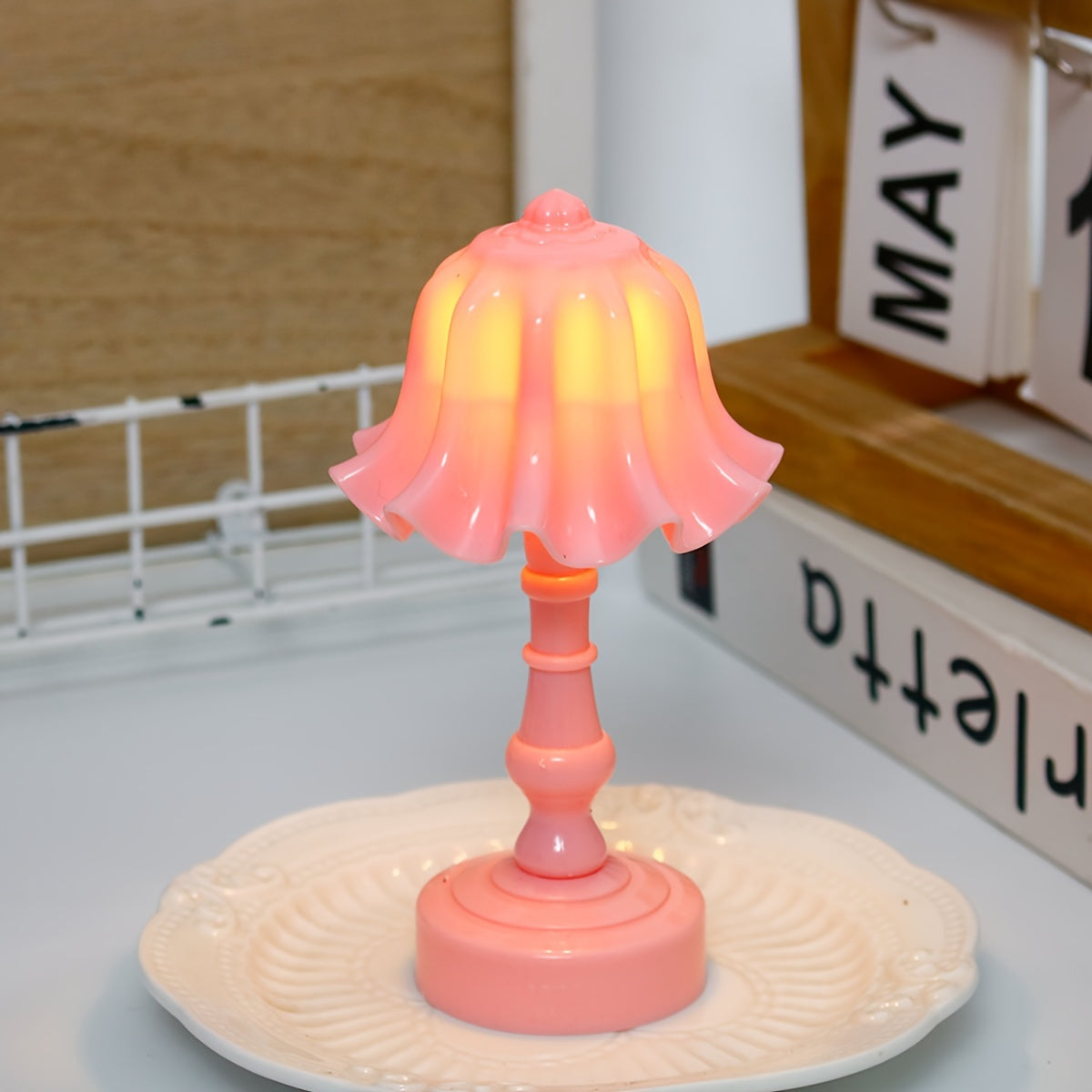 1pc Flower-Shaped Mini LED Table Lamps - Sleek Modern Design, Soft Warm Night Light, Durable Plastic Construction - Unique Home Decor for Bedroom, Desk, Cafe, Hotel, and Living Room, Ideal Gift for Friends and Family