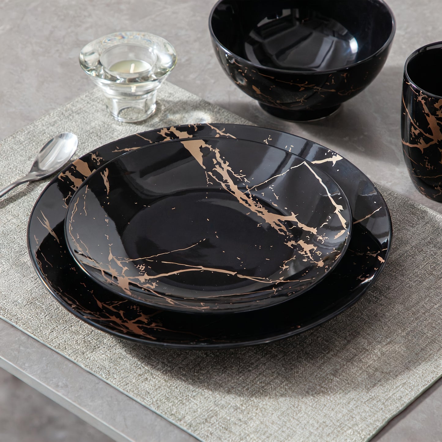 Porcelain Glazed Dinnerware Set (16-Piece) – Plates, Bowls & Mugs for 4